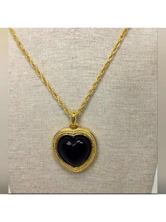 Jewelry - Vintage Ivana Trump Black Jewel Heart Pendant Long Chain Necklace 36" NWOT NIB